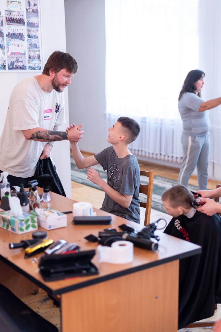 Стрижка в інтернаті — благодійний проєкт Shape B